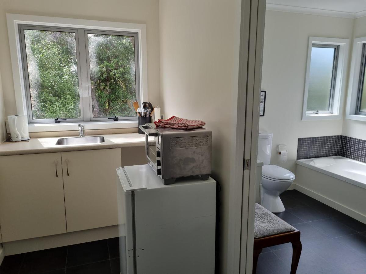 Tree House Apartamento Taieri Mouth Exterior foto