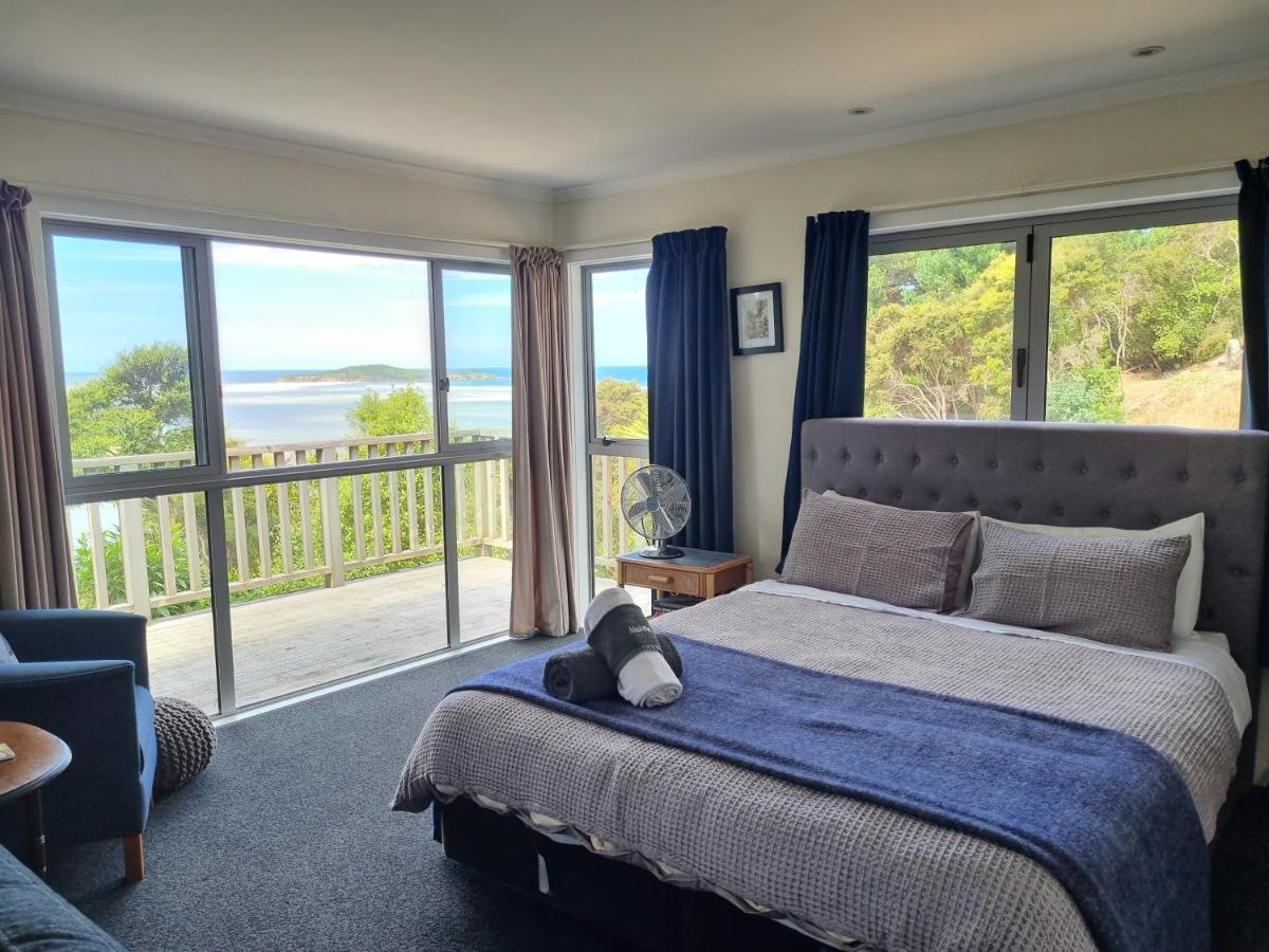 Tree House Apartamento Taieri Mouth Exterior foto